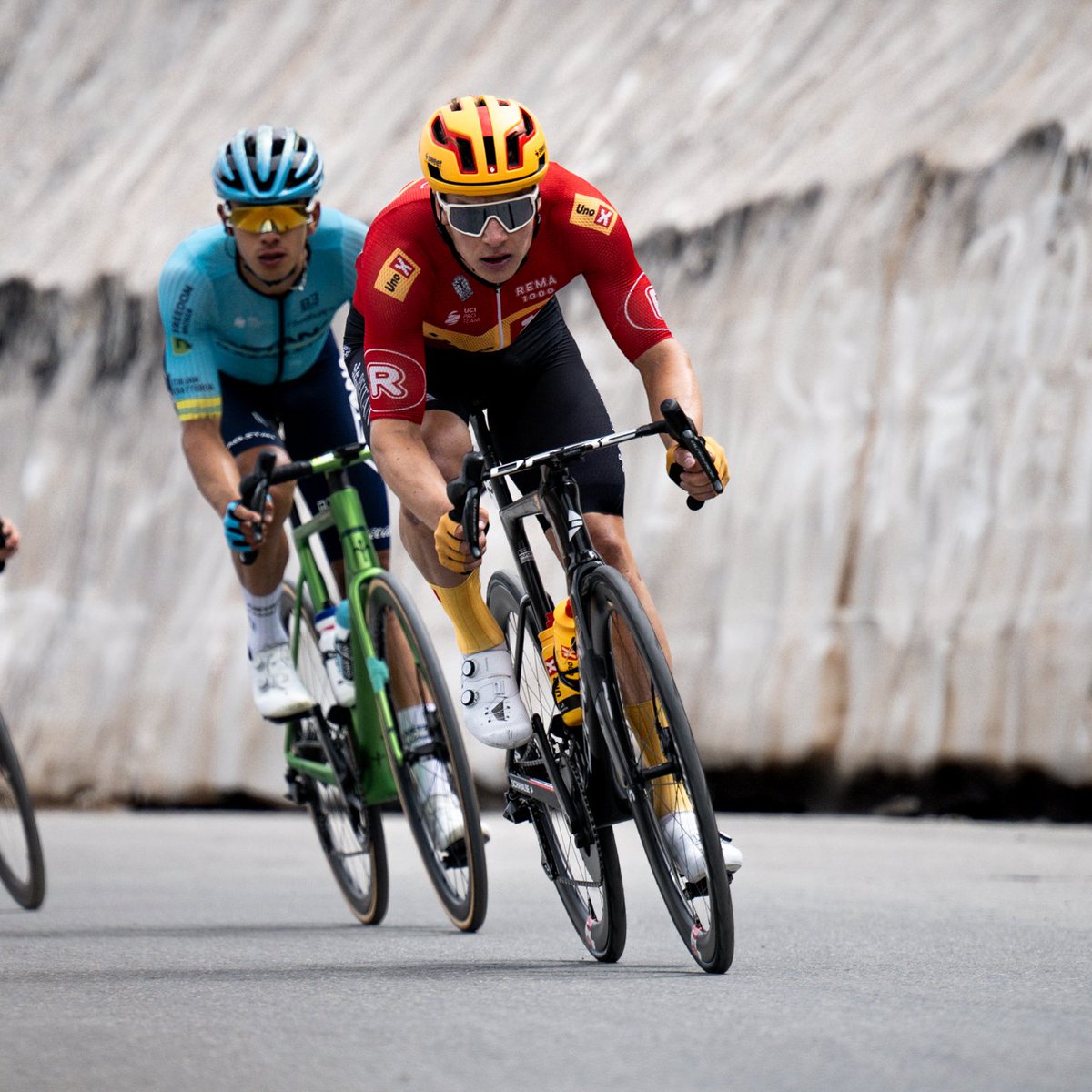 Tour de France™ (@letour) on Twitter photo 👏 Your vote goes to 🇳🇴 <a href="/AbraJonas/">Jonas Abrahamsen</a> with more than 4 000 RT!
🔥 The #TDF2024 Super-Combative will be elected today, with the addition of your voice and the votes of the jury.
👏 Vous avez choisi 🇳🇴 <a href="/AbraJonas/">Jonas Abrahamsen</a> avec plus de 4 000 RT !
🔥 L'élection du Super-Combatif du #TDF2024 se 👏 Your vote goes to 🇳🇴 <a href="/AbraJonas/">Jonas Abrahamsen</a> with more than 4 000 RT!
🔥 The #TDF2024 Super-Combative will be elected today, with the addition of your voice and the votes of the jury.
👏 Vous avez choisi 🇳🇴 <a href="/AbraJonas/">Jonas Abrahamsen</a> avec plus de 4 000 RT !
🔥 L'élection du Super-Combatif du #TDF2024 se