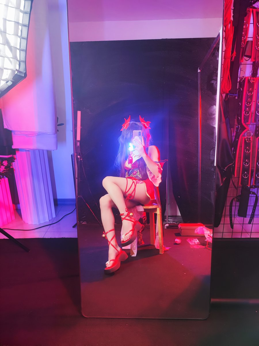 嘻嘻~
看什么呐，小灰毛💕