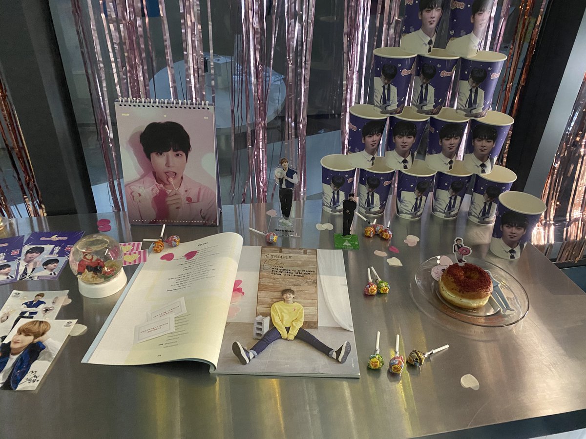 king_reo_'s tweet image. 初日は全然時間なくて2ヶ所しかセンイルカフェ行けなかった😭
ここもカフェ全体がインソンまみれで(当たり前)幸せ空間すぎた♡
#영원히_인성하자
 #SF9 
 #INSEONG