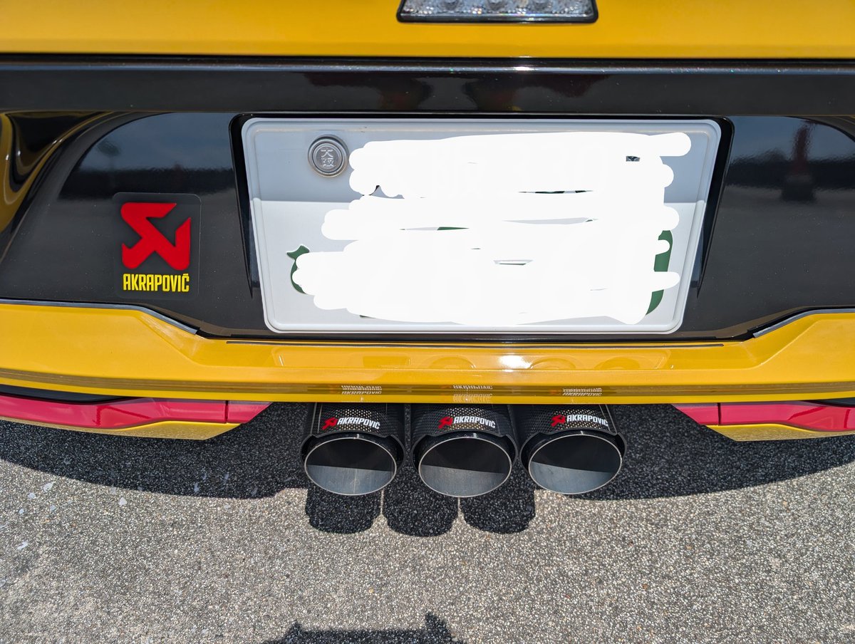 yellowPRIUS's tweet photo. モデリスタエアロ斬る。
ロッソモデロ斬る。
真ん中にマフラー着ける。
シビック風・・

#プリウス　#センター出しマフラー　#マツダスピード　#ランティス　#ogワークス #prius https://t.co/353AJcBojv