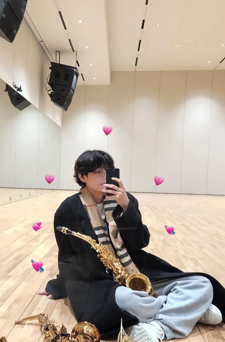 WMagicBR7's tweet photo. "🐯 está sendo alvo de ataques e comentários desrespeitosos no Weverse. Deixe mensagens de apoio e carinho para ele. O amor e apoio dos armys fazem toda a diferença! 💜✉️ "

WE LOVE YOU TAEHYUNG 
BORAHAE TAEHYUNG 
FOREVER WITH YOU TAEHYUNG 
WE PURPLE YOU TAEHYUNG https://t.co/fFf7WiFpRo