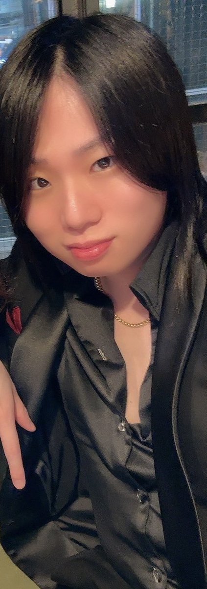 shoya_aihonten's tweet photo. 7/21、こんばんは。

愛本店の翔也チャンネル、第254弾。

公開中です。

皆、見てね。

写真は少し前のもの。

#愛本店の翔也チャンネル 
#YouTube 
#YouTuber 

突然笑い出したら翔也はどんな反応するのか？ #shorts https://t.co/E95wniHDEa @YouTubeより https://t.co/vn48OTyiYs