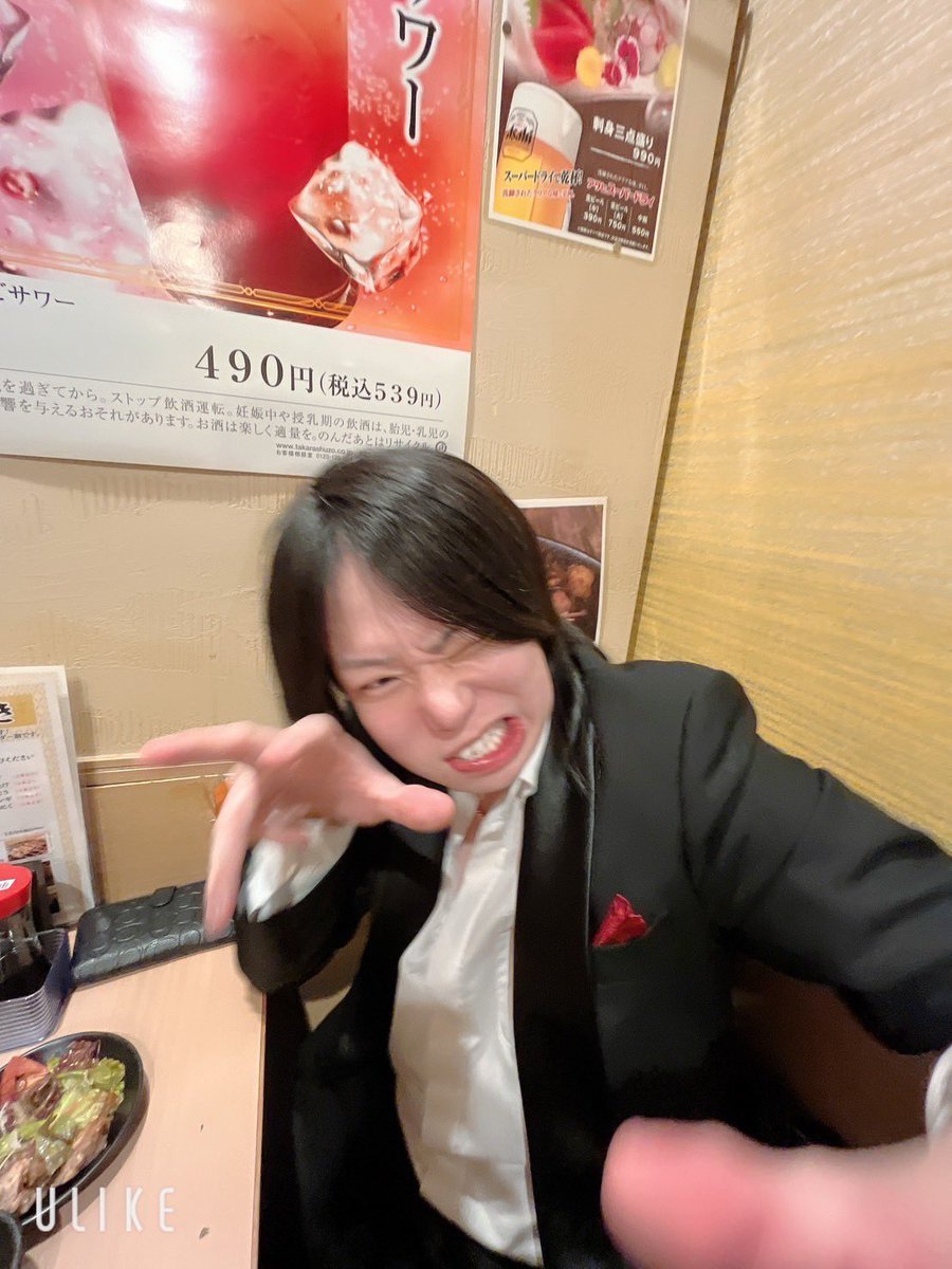 shoya_aihonten's tweet photo. 7/21、こんばんは。

愛本店の翔也チャンネル、第254弾。

公開中です。

皆、見てね。

写真は少し前のもの。

#愛本店の翔也チャンネル 
#YouTube 
#YouTuber 

突然笑い出したら翔也はどんな反応するのか？ #shorts https://t.co/E95wniHDEa @YouTubeより https://t.co/vn48OTyiYs
