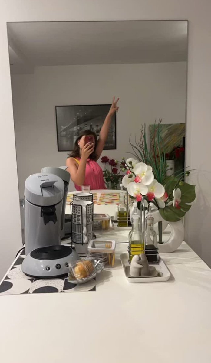 Przyjechałam do Warszawy, kundle. Pewnie zrobilibyście wszystko, żeby się ze Mną spotkać, nawet kosztem swoich żon. Wyślijcie daninę, a może się zastanowię 😘🙂‍↕️

Findom femdom