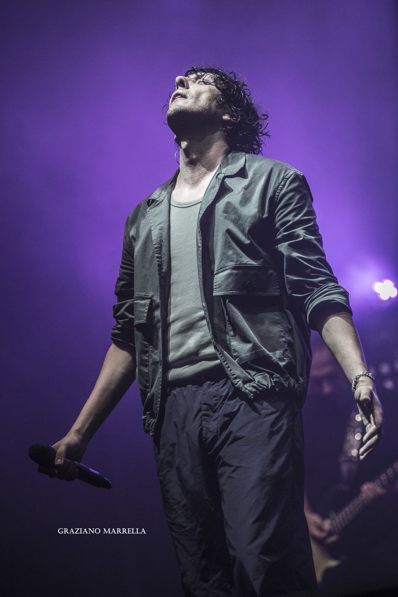 impressioni61's tweet photo. Ermal Meta Live in Genova 
#Buonafortunatour 🍀
#SeguilaBalena 🐳
#ErmalMeta 🤍
#ILupiDiErmal 🐺 https://t.co/F5YQls1Ytm