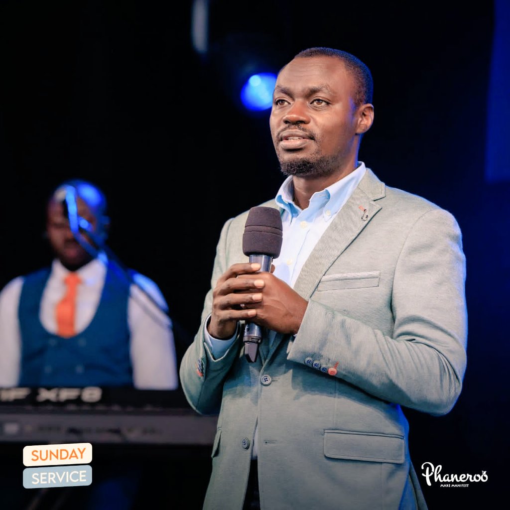 PhionaNabude's tweet photo. THE Priest of this house,
THE Father,
My Father.
Happy birthday Apostle Grace
We love and honor you sir.
#CelebratingAFather
#PhanerooSundayService https://t.co/XmPkLlufsx