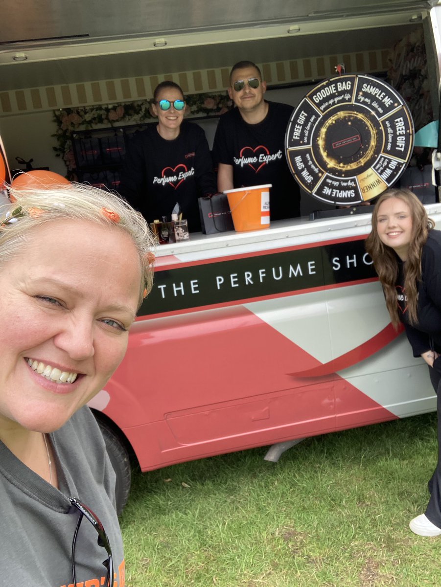 Lovely to see ‘Vera’ from <a href="/ThePerfumeShop/">theperfumeshop</a> at the Cardiff #walkforacure