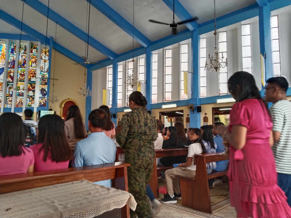 PidiganP's tweet photo. Personnel of this station led by PSSg Marie Ivy Cabanilla participated in the Holy Mass at Immaculate Conception Parish, Poblacion West, Pidigan Abra, facilitated by Rev. Fr. Cecilio Tupasi, Parish priest.

#SaBagongPilipinasAngGustongPulisLigtasKa https://t.co/fe57jAWbsp