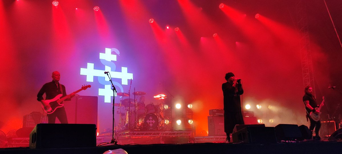 What an epic Day 2 <a href="/forest_fest/">Forest Fest</a>
A big step up!!!
We were taken to church!
The bands yesterday delivered big time &amp; I gotta say for me showed up some of Friday's main stage sets!!!
Euphoric!
<a href="/officialcult/">THE CULT</a>
<a href="/EMFTheBand/">EMF</a>
<a href="/OCSmusic/">Ocean Colour Scene</a>
<a href="/glasvegas/">Glasvegas</a>
<a href="/kerbdogofficial/">Kerbdog</a>
<a href="/TroublePilgrims/">Trouble Pilgrims</a>
Bravo! 👏