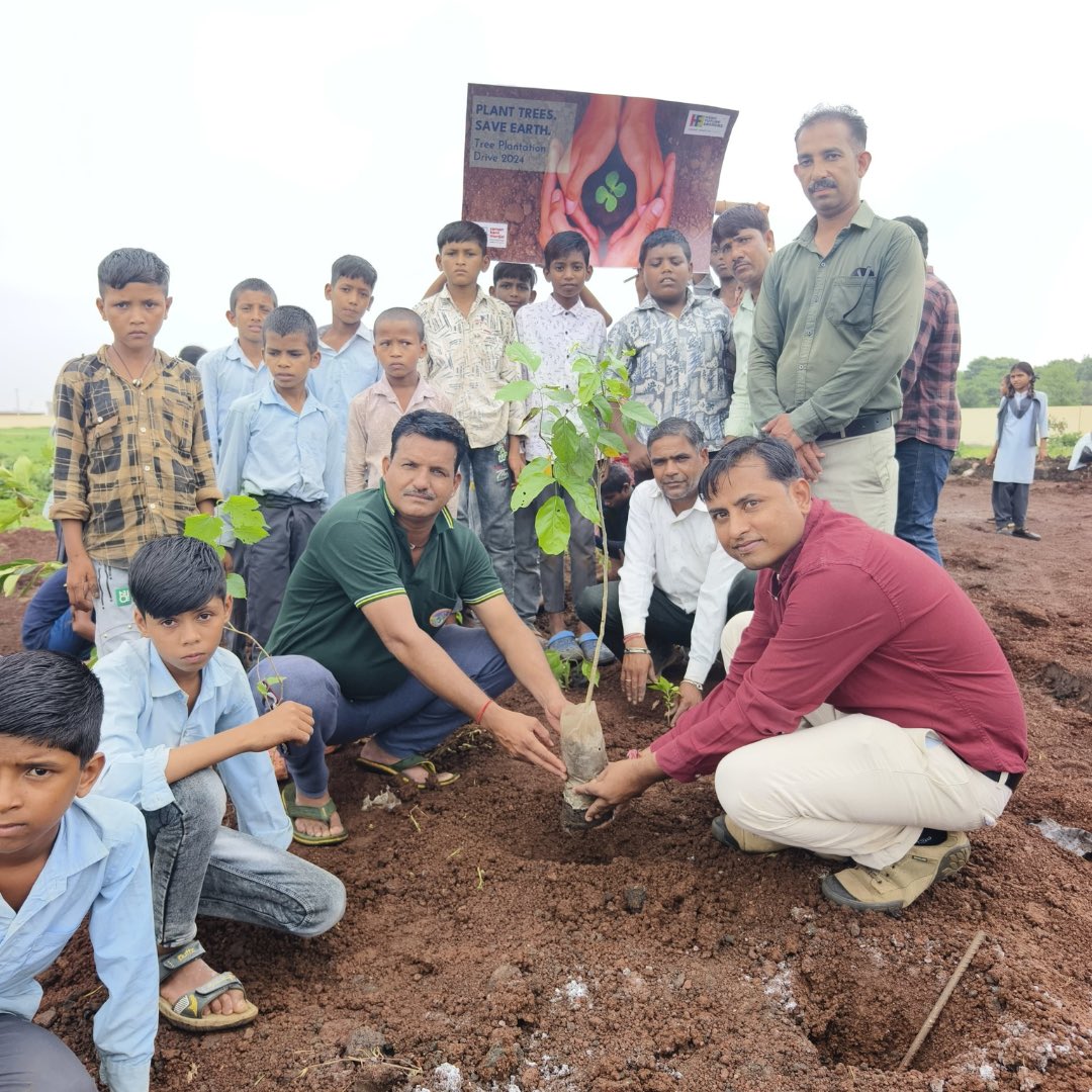 therkmf's tweet photo. The Raman Kant Munjal Foundation, with support from Hero Future Energies, launched tree plantation drive in Pratapgarh, Rajasthan. Our goal: plant 5,000 trees! The chosen location, Jhansri Village, will benefit from the Miyawaki Method, ensuring rapid and dense forest growth. https://t.co/j2JbDjsmwl