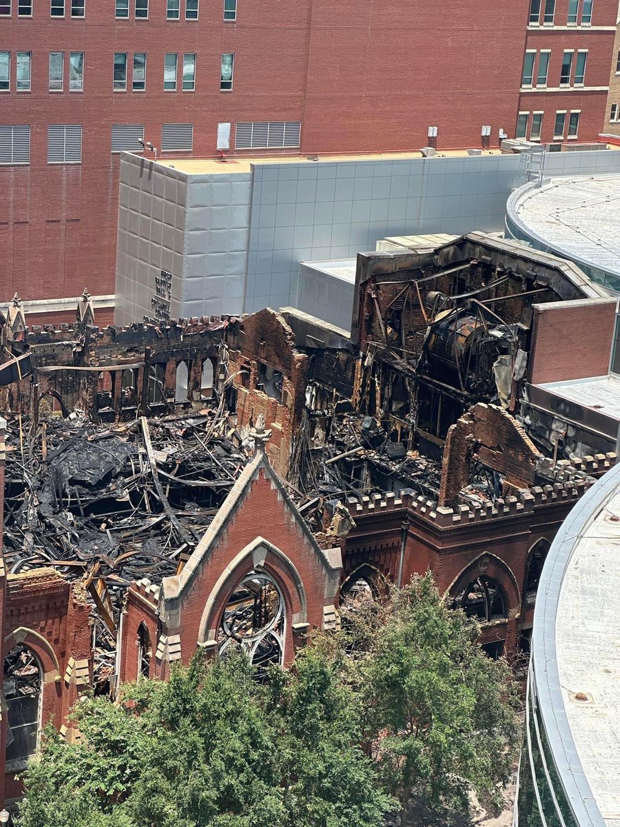 SWBilsborough's tweet photo. Our prayers for Pastor Robert Jeffrey’s and the congregation at First Baptist Dallas today!  #firstbaptistdallas https://t.co/xxsV22zAdY