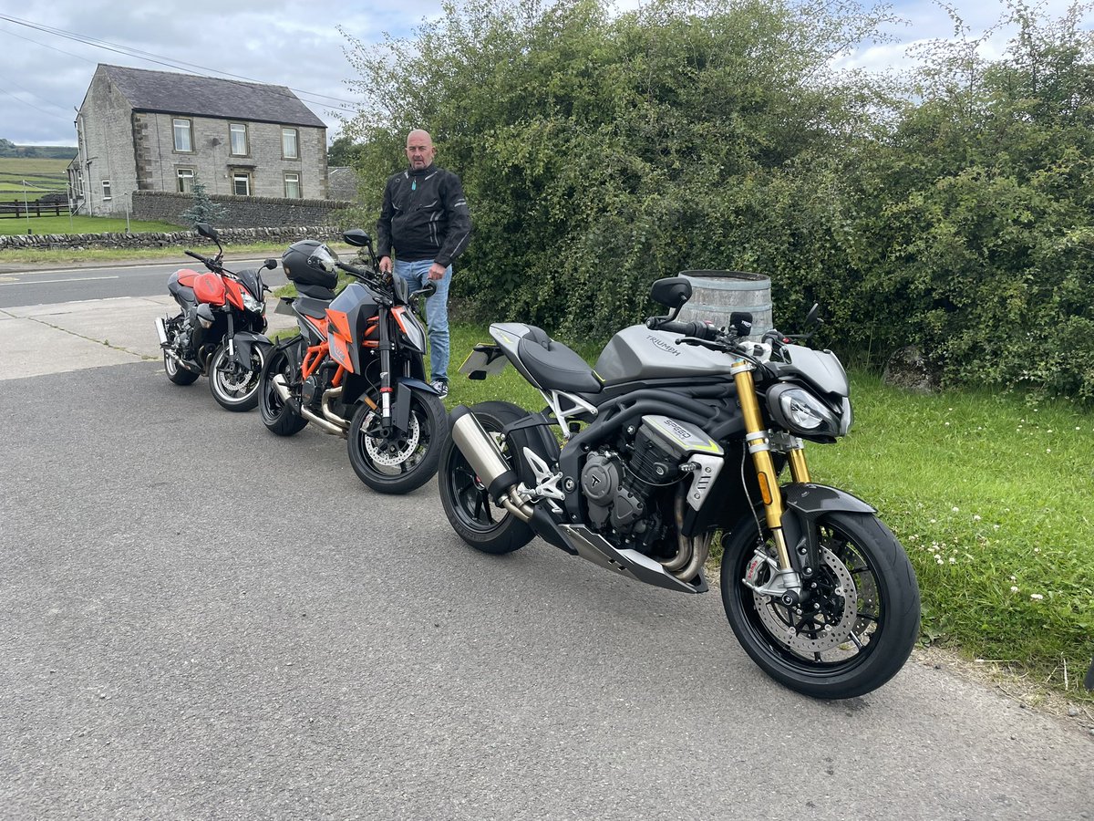 Amii Elizabeth 🖤 tweet media