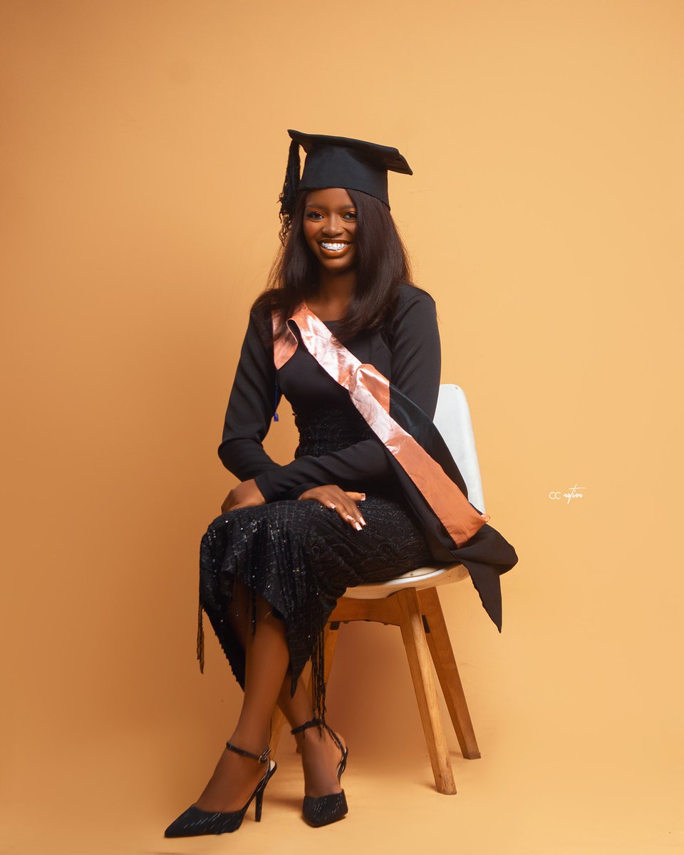 iamfathia_'s tweet photo. The Day the lord has made. 
LL.B ( First class Honours) https://t.co/zppVuh2opC