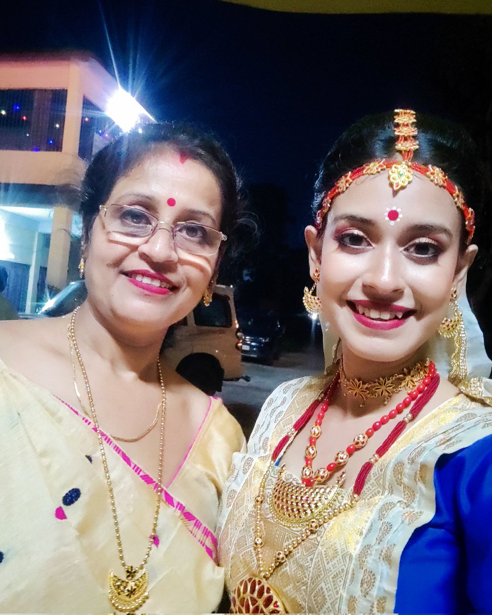 RimlimB's tweet photo. To the Almighty, to my Guru, to my Parents ....
I owe it to you ❤️✨
Salutations 🙏
Wishes of Guru Purnima 🙏 https://t.co/tzLzktYeVb