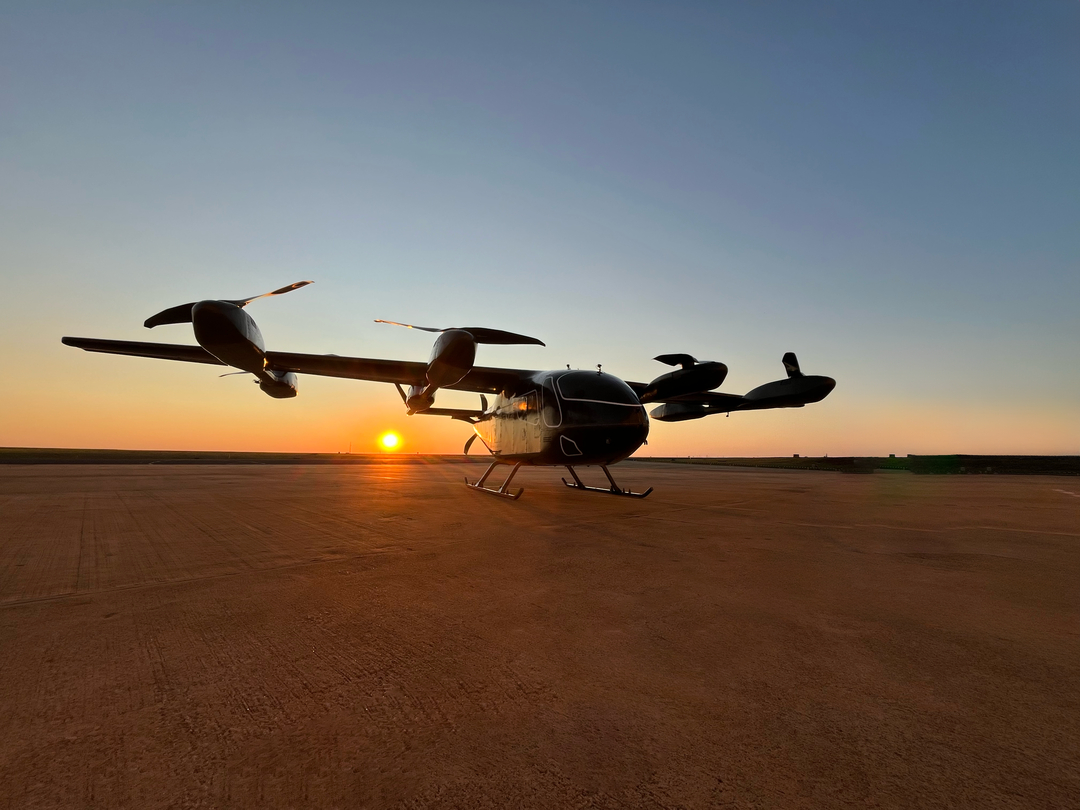 embraer's tweet photo. #NOTÍCIA | @EveAirMobility revela primeiro protótipo do #eVTOL em escala real. Leia notícia completa: https://t.co/Czmtz2cPiu #EmbraerStories #AirMobility https://t.co/i8sE9iHTn8