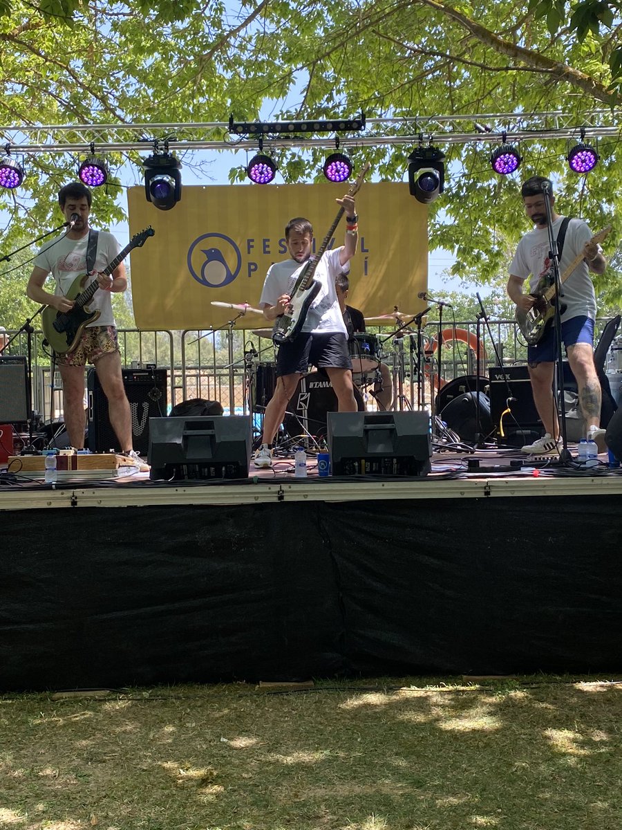 Un altres a seguir de ben a prop. Maquinons <a href="/coherencebcn/">COHERENCE</a> 

Gràcies per aquest inici <a href="/FestivalPingui/">Festival Pingüí Flix</a>