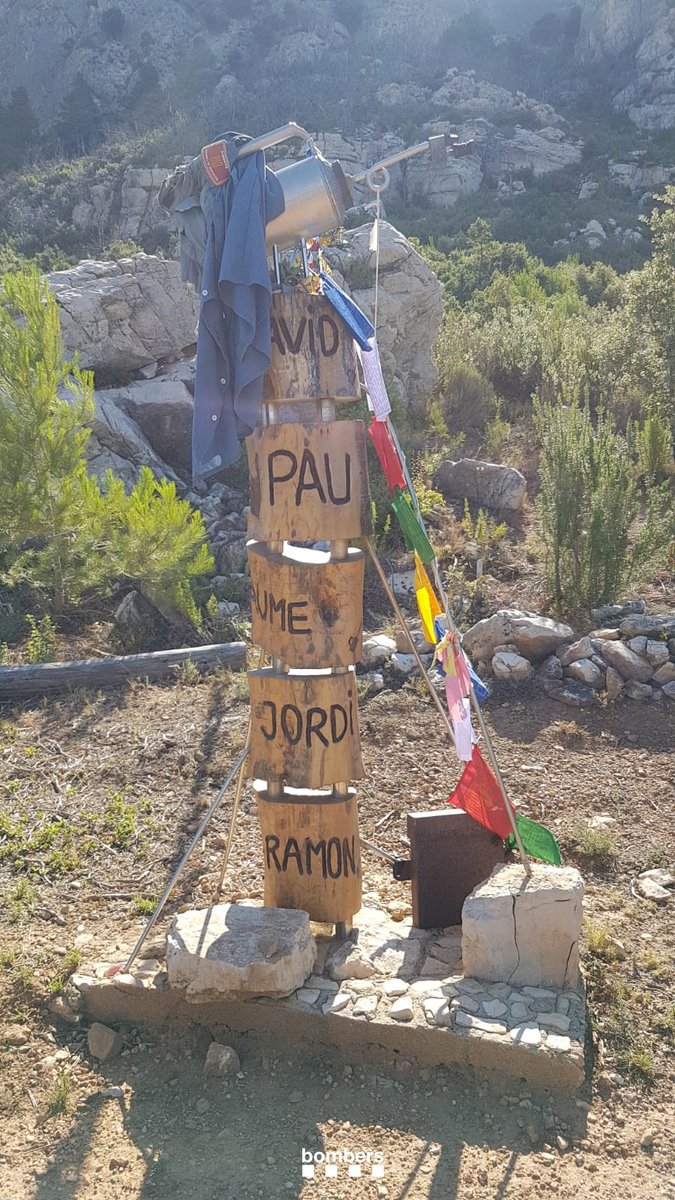 En un dia com avui, que fa 15 anys de #IFHortadeSantJoan, un record i un homenatge per a tots els companys #bomberscat que ens han deixat en acte de servei. Una abraçada a família, amics i companys.

No us oblidem❤️