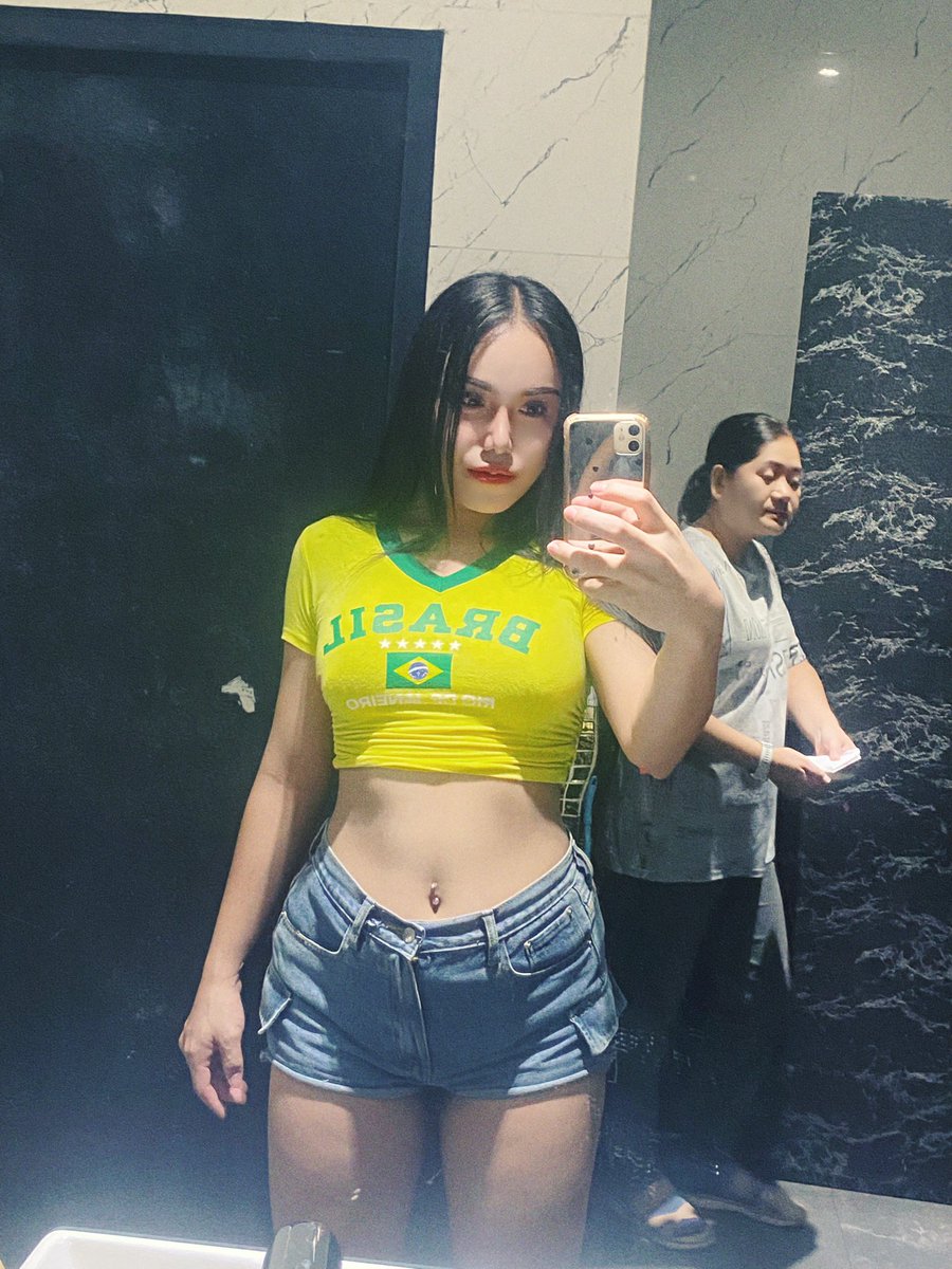 38nutty2's tweet photo. #phuket #patong #ladyboy #ladyboyphuket #สาวสองมีงู https://t.co/GLt0LXu62u
