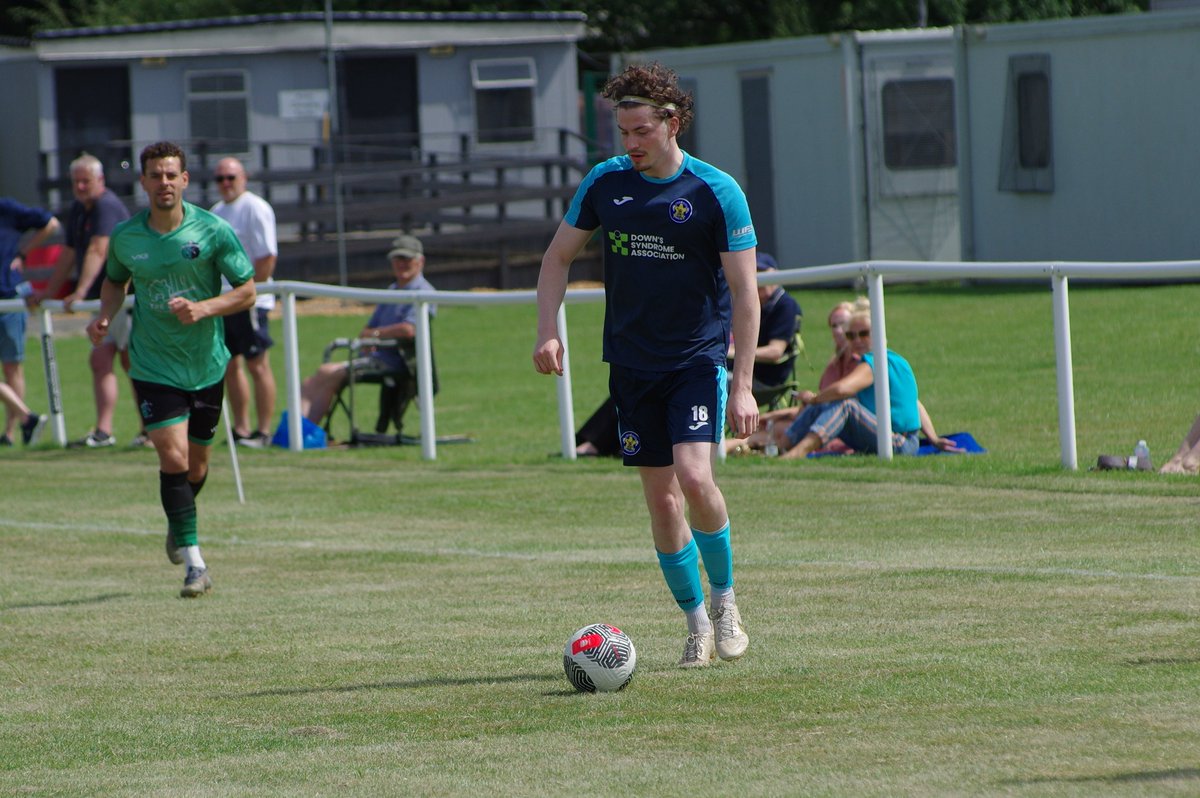 RayleighFootie's tweet image. A few photos 📸from Rayleigh Town’s Pre-Season friendly v Welling Town, It was good to see some of the new signings in action, and some familiar faces back for another season
@RayleighTownFC1 @NonLeagueCrowd