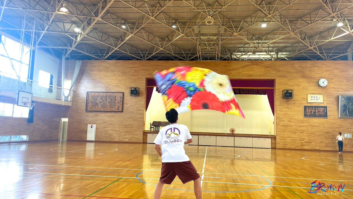 BremenMarching's tweet photo. ＼BREMENデジタルフラッグユーザーご紹介／
カラーガードチームCLIMBER さん👏

花柄のデザインが綺麗にプリントされていますね🙌
CLIMBERさんは本日開催された「関東カラーガードコンテスト2024」で金賞を受賞されました👏
おめでとうございます！

#ブレーメンデジタルフラッグ2024
#bmdf https://t.co/sya6JhnkGe