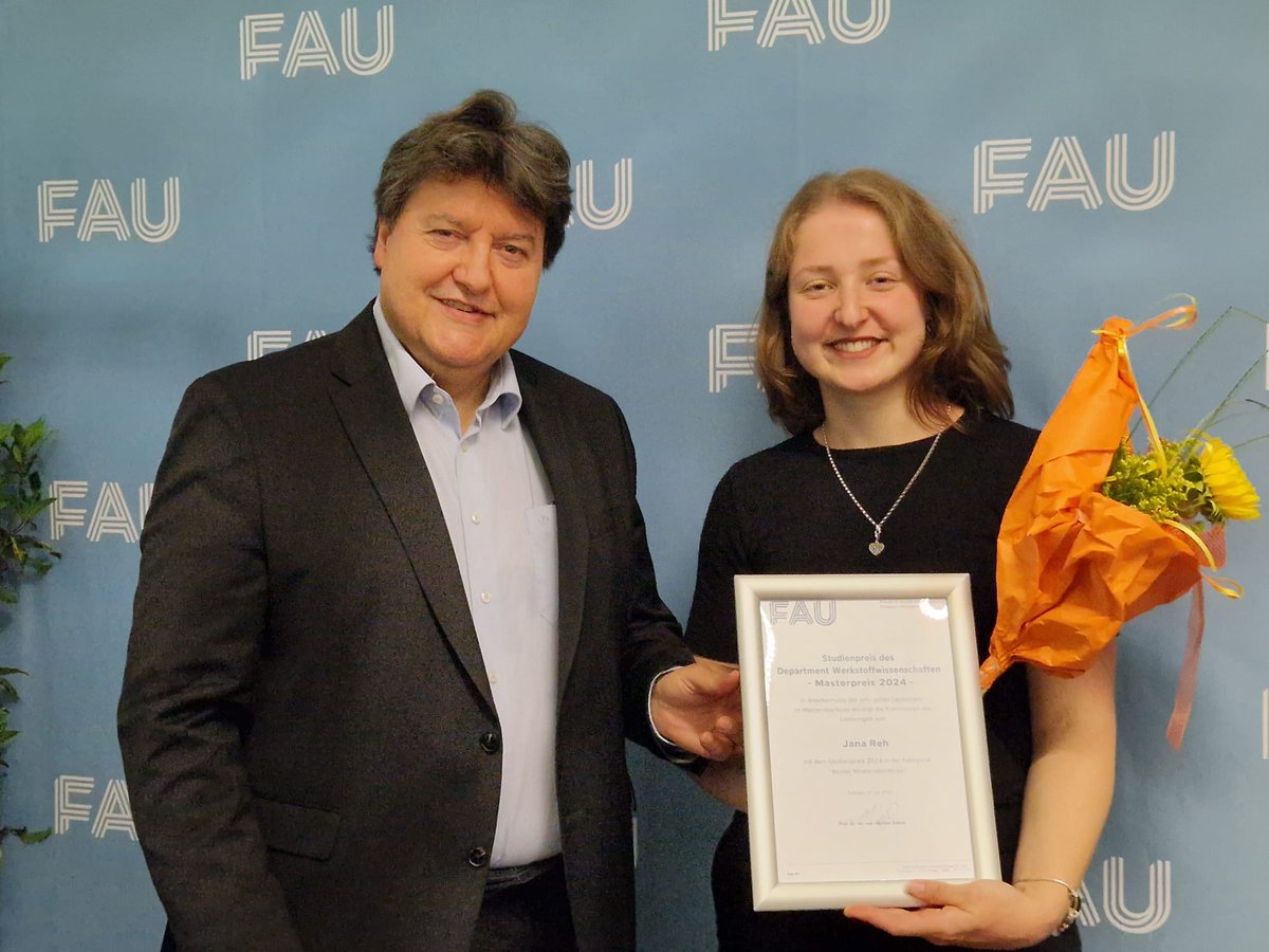 Boccaccini_Lab's tweet photo. Congratulations!👏to Jana Reh @JanaTReh who won Best Master Thesis award 2024 @DeptWW_FAU @UniFAU Her thesis was on alginate based composite #hydrogels incorporating  phytochemical loaded mesoporous BG nanoparticles, supervised by @BiderFaina and @Boccaccini_Lab Well done Jana! https://t.co/8LJNVhNTuW