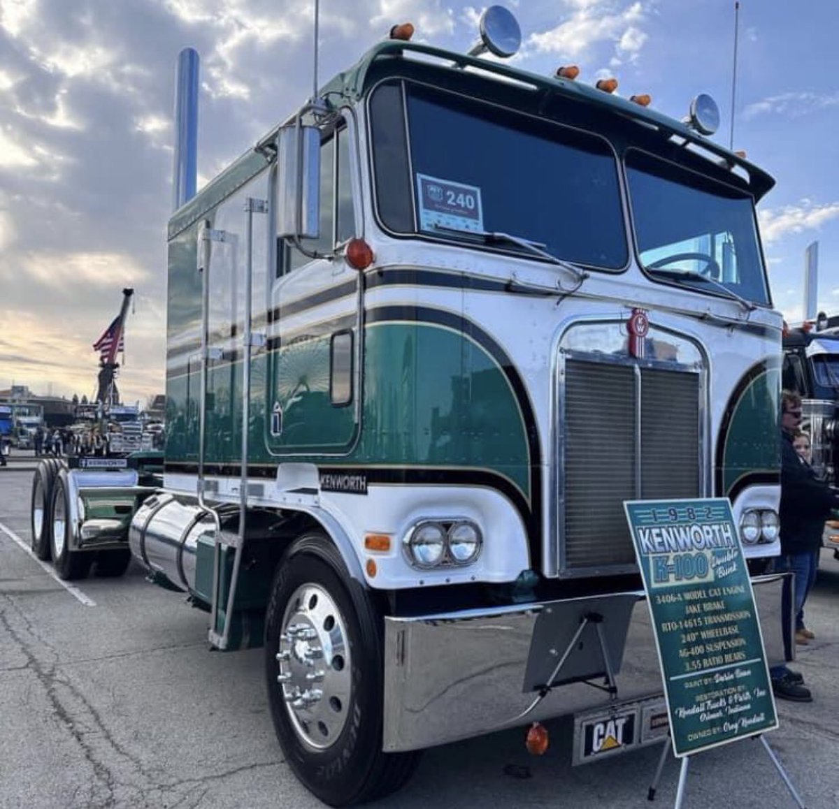 Justdropnumba's tweet photo. #kenworth 
Don’t wait till someone gets your favorite color I got documents for all just come try and see https://t.co/XfoVaQKDrS
