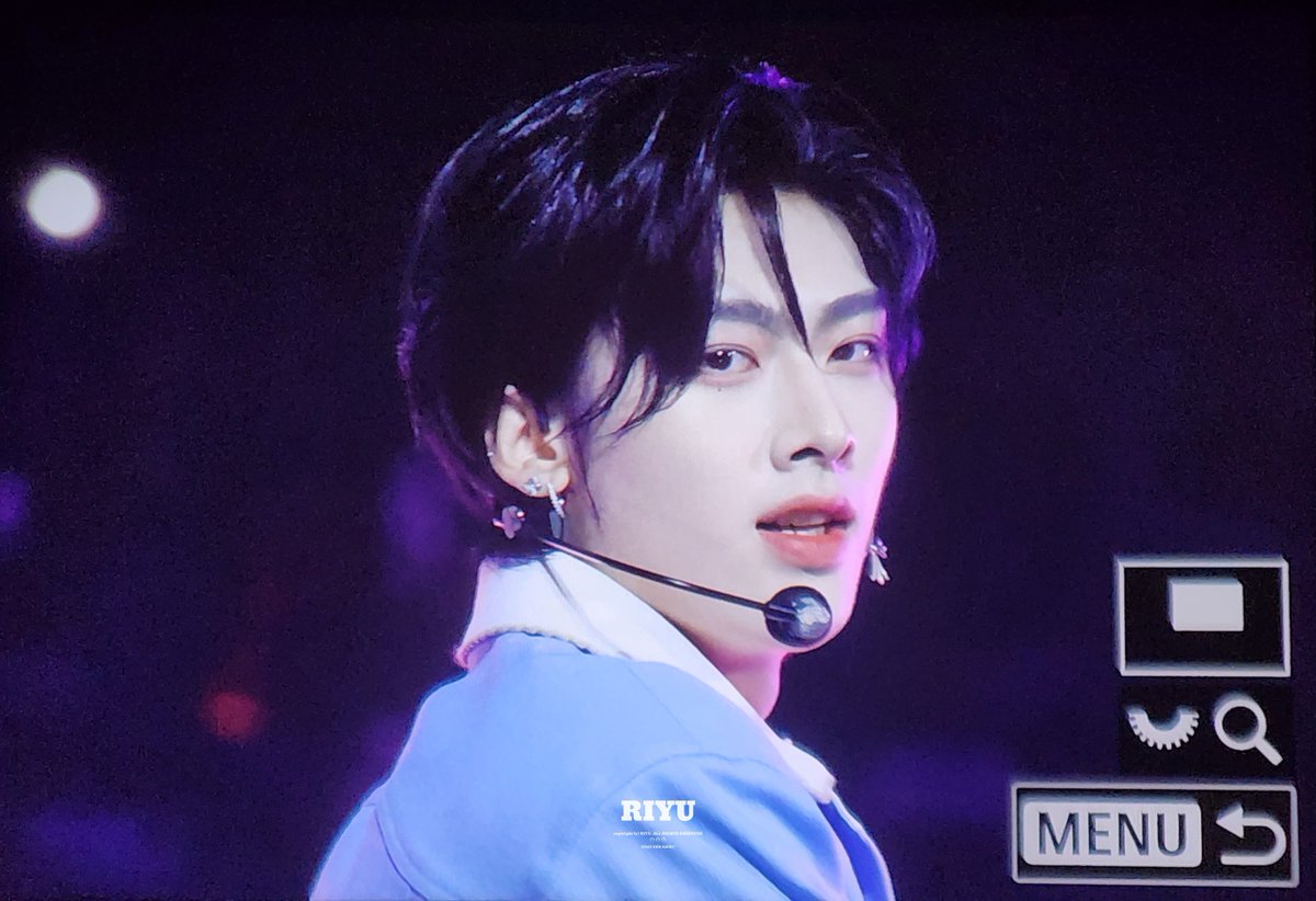 rk_yyz11's tweet photo. 240721 SBS 가요대전 pre #RICKY 

오늘 이쁘다🥹
#리키 #제베원 #제로베이스원 #沈泉锐 #Shenquanrui #zb1 #zerobaseone  #リッキー https://t.co/UtNobmco2i