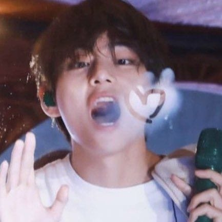 KTTN_7's tweet photo. WE LOVE YOU TAEHYUNG
BORAHAE TAEHYUNG
WE PURPLE YOU TAEHYUNG
LEAVE TAEHYUNG ALONE
WITH TAEHYUNG TILL THE END
WITH BTS TILL THE END
BTS BTS BTS https://t.co/yv8UcT04GQ