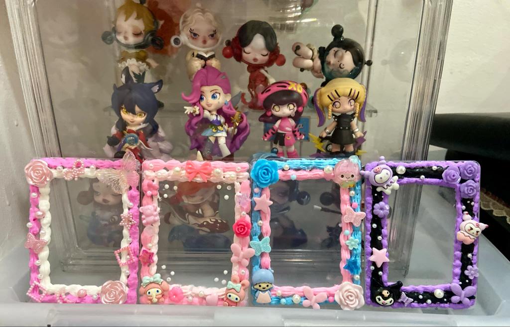 Helping my friend!!!

wts lfb butterfly and Sanrio Characters toploaders SET  - 450 php (400 php payo)

120 php if TINGI
(Will prio if set taker)

with free random pc

payment: gcash
delivery: J&amp;T or lalamove for sdd