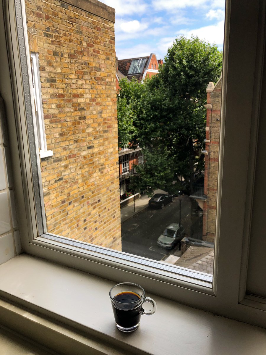 Rafamunozcar's tweet photo. Todavía no se ha creado un ambientador mejor que el olor a café recién hecho inundando toda la casa. Es casi terapéutico. https://t.co/sXJNm5bqCD