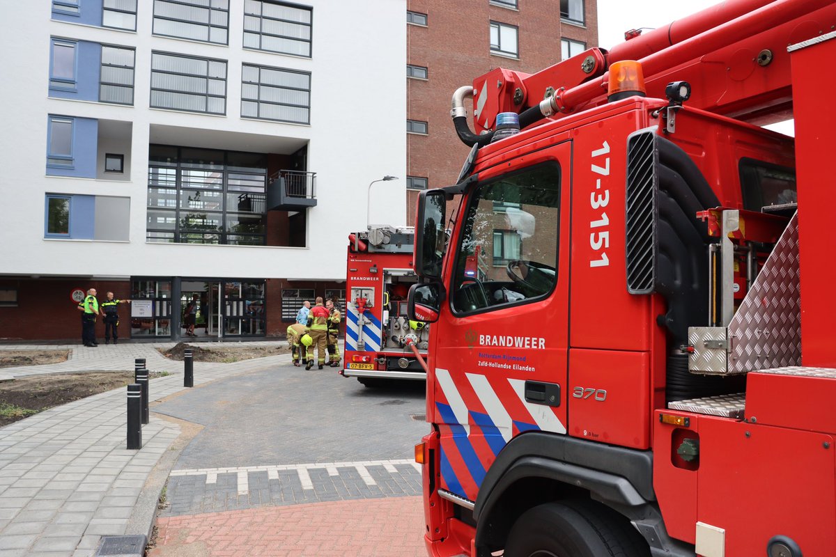 Brandmelding M.A. de Ruijterstraat Spijkenisse. De brandweer stelt een onderzoek in.