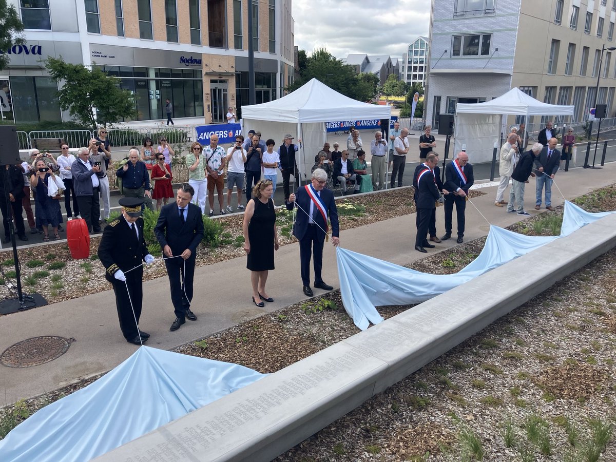 #Angers Inauguration ce dimanche de la Voie blanche, œuvre de #mémoire , en hommage aux Juifs du convoi n°8, déportés vers Auschwitz en 1942.⁦<a href="/F3PaysdelaLoire/">France 3 Pays de la Loire</a>⁩