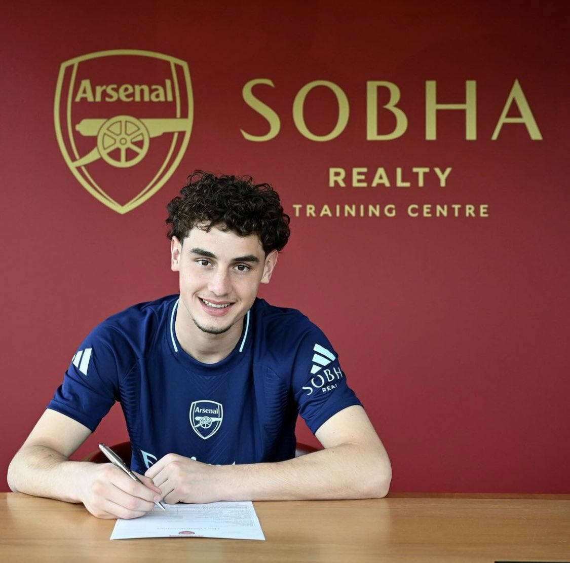 🔴⚪️ Official, confirmed. Arsenal have completed the signing of 18-year-old goalkeeper Tommy Setford from Ajax.
