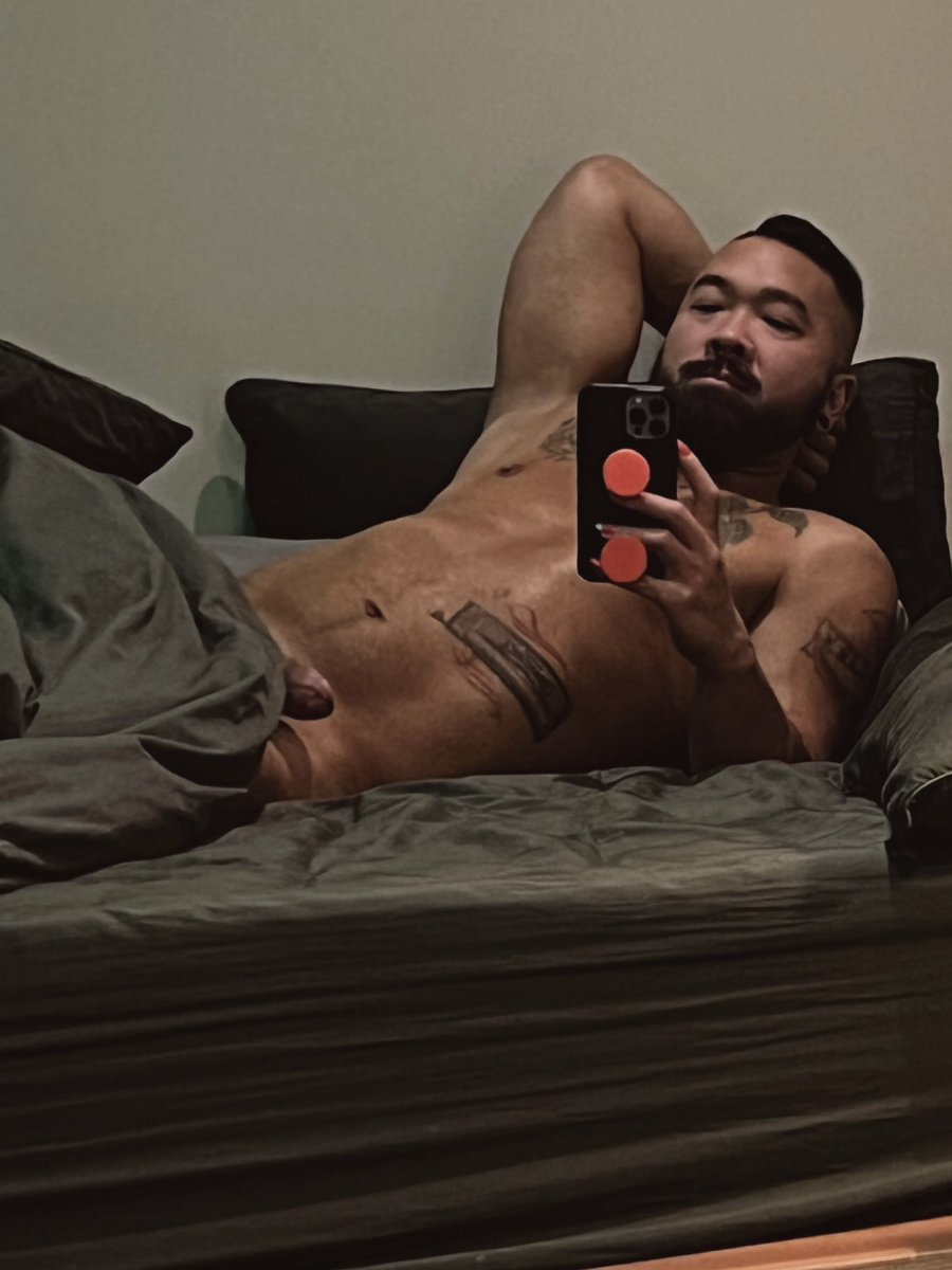 ComfyAsFuck's tweet photo. Laze with me https://t.co/hRIYsup8Pl
