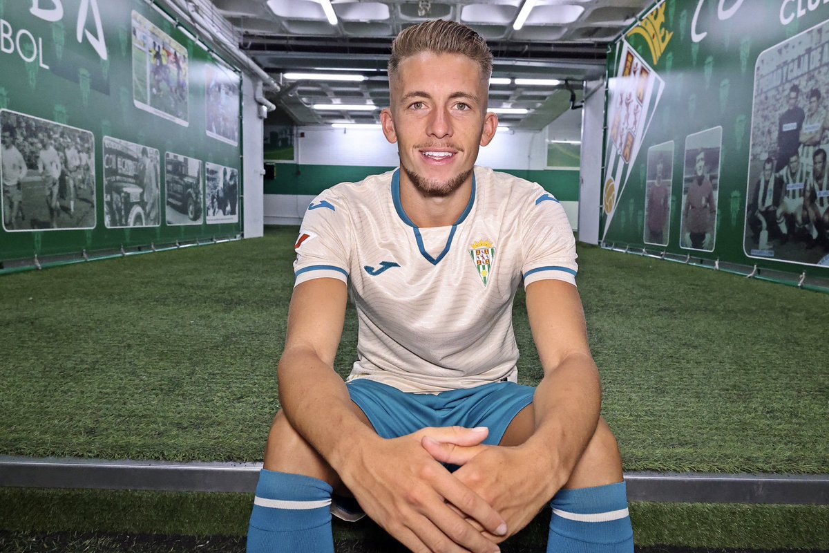 Ya tenemos las nuevas camisetas que nos acompañaran a lo largo de toda la temporada en nuestro retorno a la liga #hypermotion.
A lucirlo con orgullo por toda España y dejar el escudo lo más alto posible, vuestra suerte será la suerte de todo el cordobesismo.