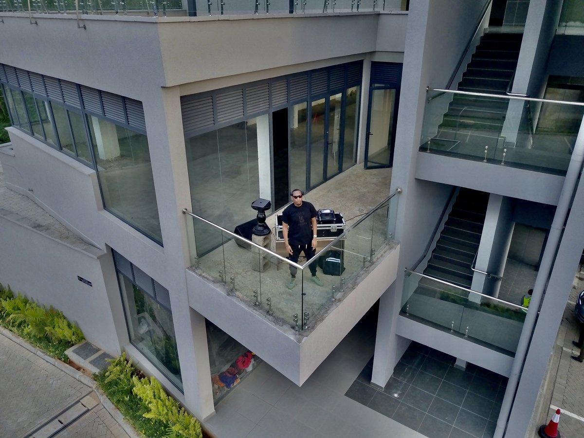 OneDownLIVE's tweet image. Episode 025 of our on local series Lost in Sound is now up on YouTube.
Shot from @MytownMalls in Karen,Nairobi.
Full mix: youtu.be/oebmRyRrm5k

#oontz #Kenya