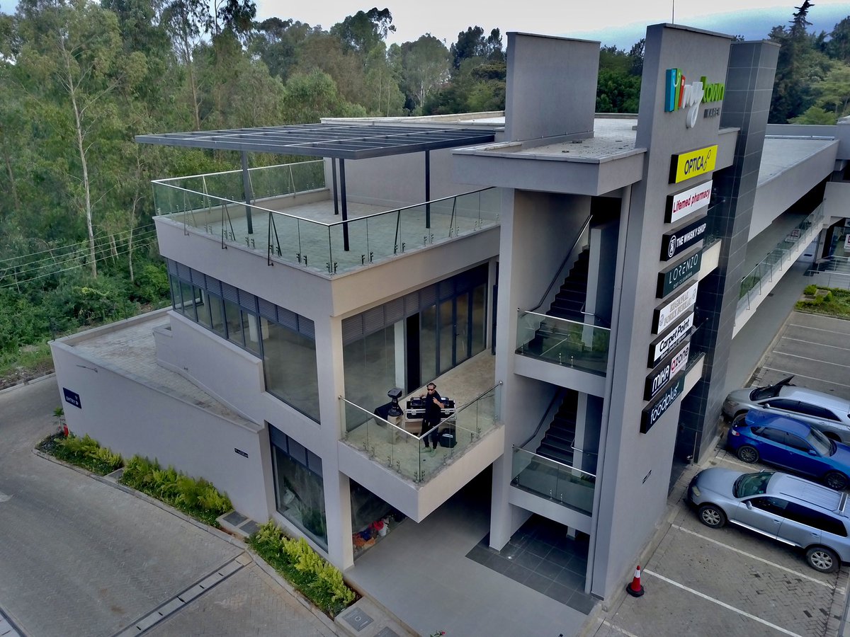 OneDownLIVE's tweet image. Episode 025 of our on local series Lost in Sound is now up on YouTube.
Shot from @MytownMalls in Karen,Nairobi.
Full mix: youtu.be/oebmRyRrm5k

#oontz #Kenya