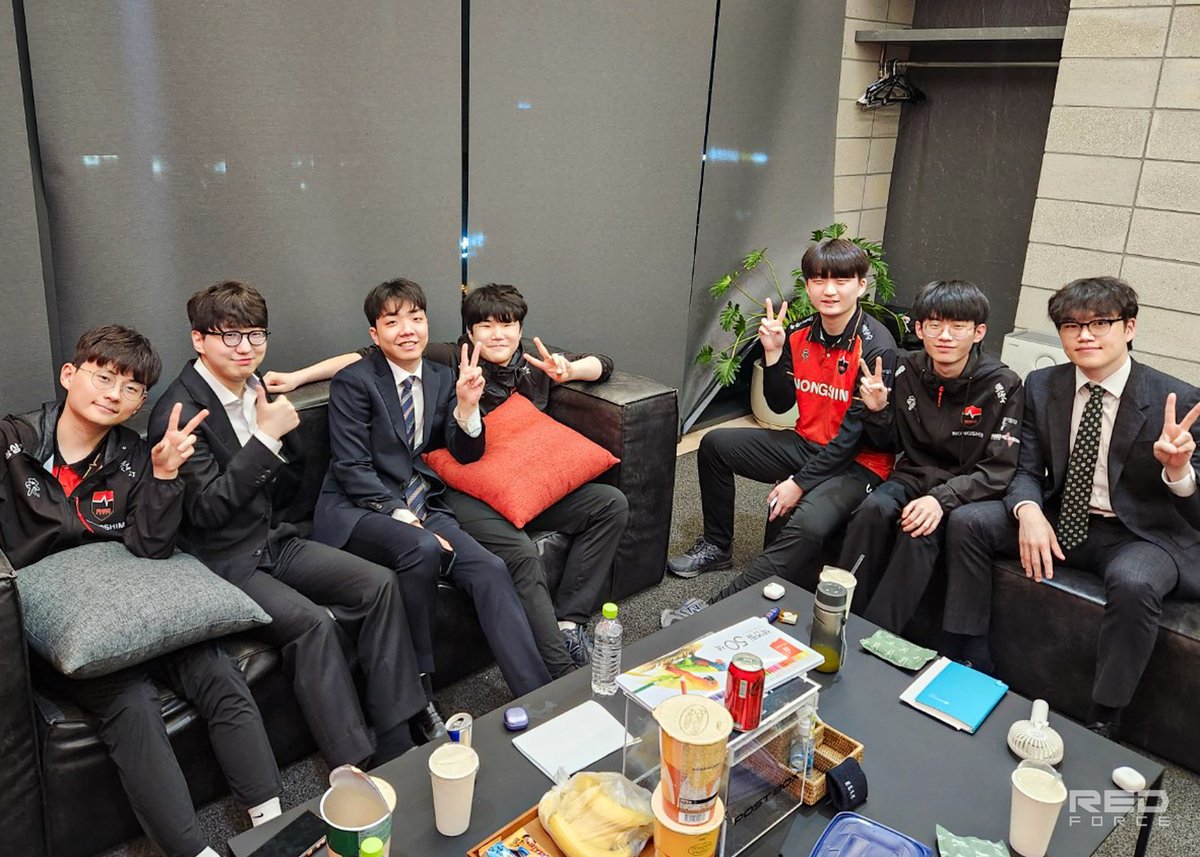 [📸PHOTO] #LCK

2 Round, We'll keep the momentum.😉

#NONGSHIM #NSRedForce #NSWIN #NS_photo
#Mihile #Sylvie #Calix #Fisher