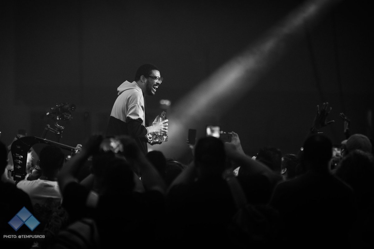 BlogMKBR's tweet image. SonicFox é o grande campeão da EVO 2024 de Mortal Kombat 1 👏

Destaque para @Z33us_ que conseguiu o 3° lugar e se tornou o BR mais bem colocado em toda a história da EVO. Tbm tivemos @KonquerorBR (7°), @GuiExceptional (9°), @_AgamottosEye (13°) e @KillerXinok (17°) 🇧🇷👏👏🇧🇷