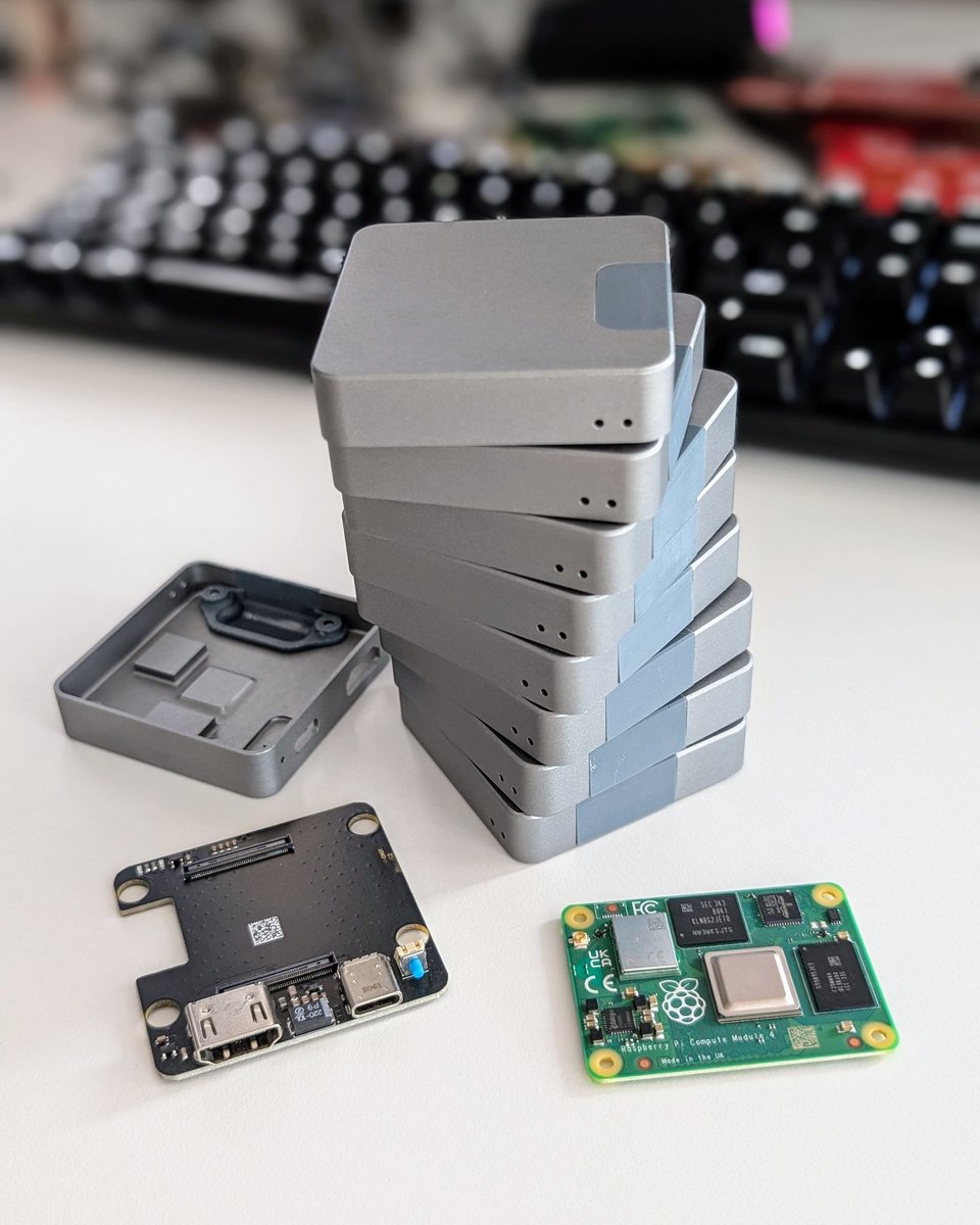 Merocle's tweet photo. UpBerry devices

Raspberry Pi CM4 based device with USB-C for power and flashing and HDMI output.
Can be used as a small PC with a USB hub, but the main purpose is to display various dashboards on screens in the office.
4 core arm cpu, up to 8 GB Ram, 32GB EMMC. About 6W power consumption. Custom designed aluminum enclosure

Still not for sale 😅 but one day... #raspberrypi4 #UpBerry
