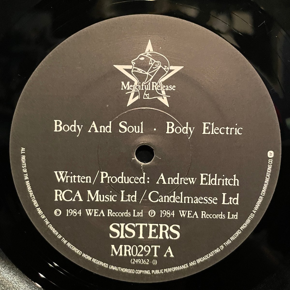 MILEHIGHCLUB202's tweet image. ほな12いこか
THE SISTERS OF MERCY / Body And Soul [’84 Merciful Release / WEA --- MR029T]
#theSistersOfMercy #BodyAndSoul #AndrewEldritch #listeningbar #vinylbar #musicbar #レコードバー #mhc21072024
youtube.com/watch?v=oI1bgm…