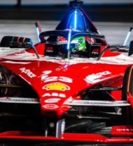 Bienvenidos a la última carrera de esta temporada de la <a href="/FIAFormulaE/">Formula E</a> en #LondonEPrix.

Esta 10ª Temporada la cerramos con el mejor resultado de la historia para <a href="/Nissan/">Nissan</a>, <a href="/Nissan_ESP/">Nissan España</a> 

Gracias equipo #NissanFormulaE <a href="/NISMO/">Nissan NISMO</a> y !bravo <a href="/oliverrowland1/">Oliver Rowland</a> @sashafenestraz!