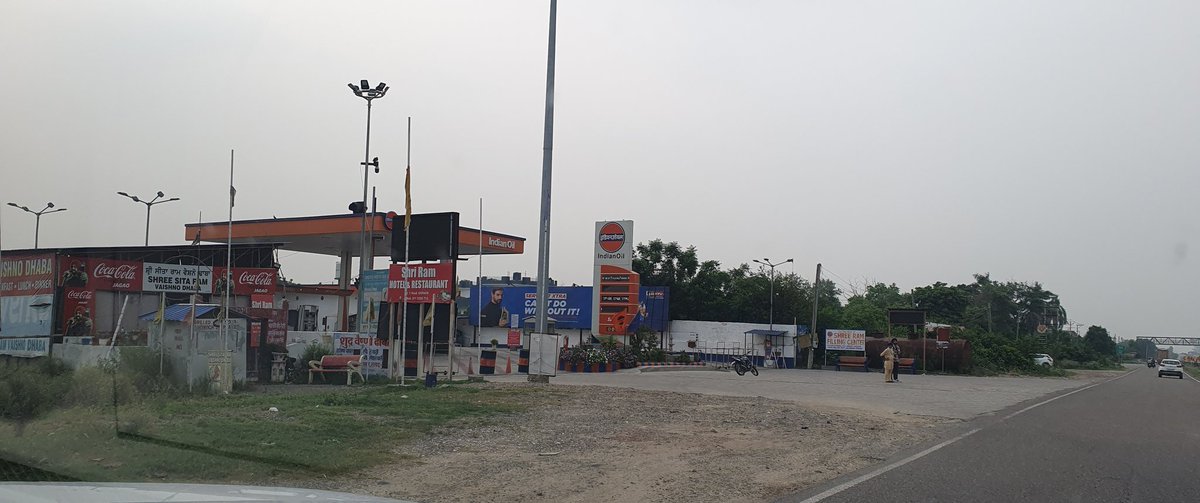 montysehgal2000's tweet photo. @narendramodi @AmitShah @PiyushGoyal @HardeepSPuri 
@IndianOilcl 
@BPCLimited
@HPCL

Feeling the burnt of low #Margins, your outlets are getting #Closed or facing #Dryout or have succumbed to Capital Loss 

Wake up before 80000 #PetrolPumps go #Bankrupt https://t.co/9Xzn2JLDAH