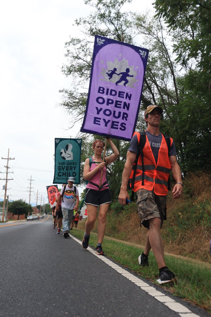 It’s Day 4 of our 135-mile march to Washington, DC to call for a ceasefire. Last night, we slept at a local church, where we stretched our legs and prepared for another pass into the Blue Ridge Mountains today. We are bringing our peace message straight to the U.S. Capitol.