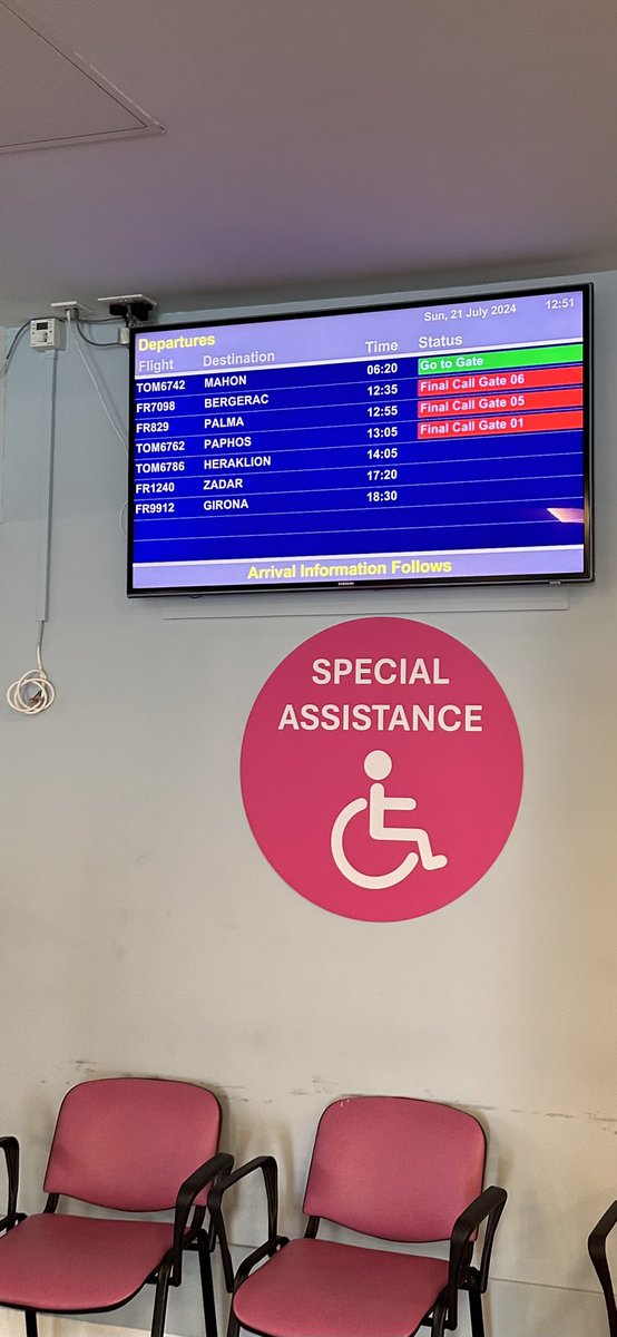 When the screen screams GET ON THE DAMN PLANE but actually <a href="/TUIUK/">tuiuk</a> cancelled the ENTIRE holiday: hotels, flights and everything 20 minutes ago!