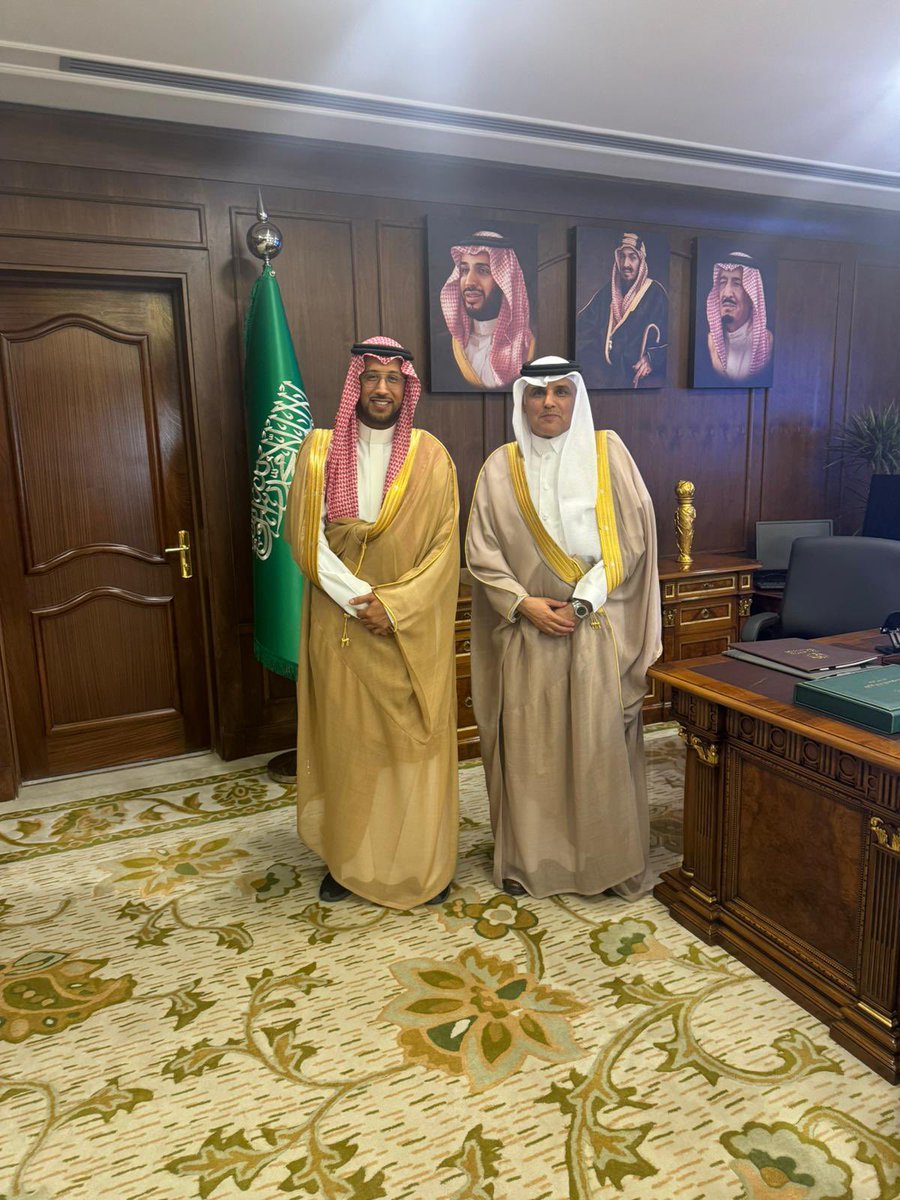 د.أحمد القحطاني (@meldaha) on Twitter photo تشرفت بلقاء صاحب السمو الملكي الأمير خالد بن سطام بن سعود بن عبدالعزيز نائب أمير #منطقة_عسير في مكتب سموه بمقر الامارة <a href="/emartasir/">إمارة منطقة عسير</a> تشرفت بلقاء صاحب السمو الملكي الأمير خالد بن سطام بن سعود بن عبدالعزيز نائب أمير #منطقة_عسير في مكتب سموه بمقر الامارة <a href="/emartasir/">إمارة منطقة عسير</a>