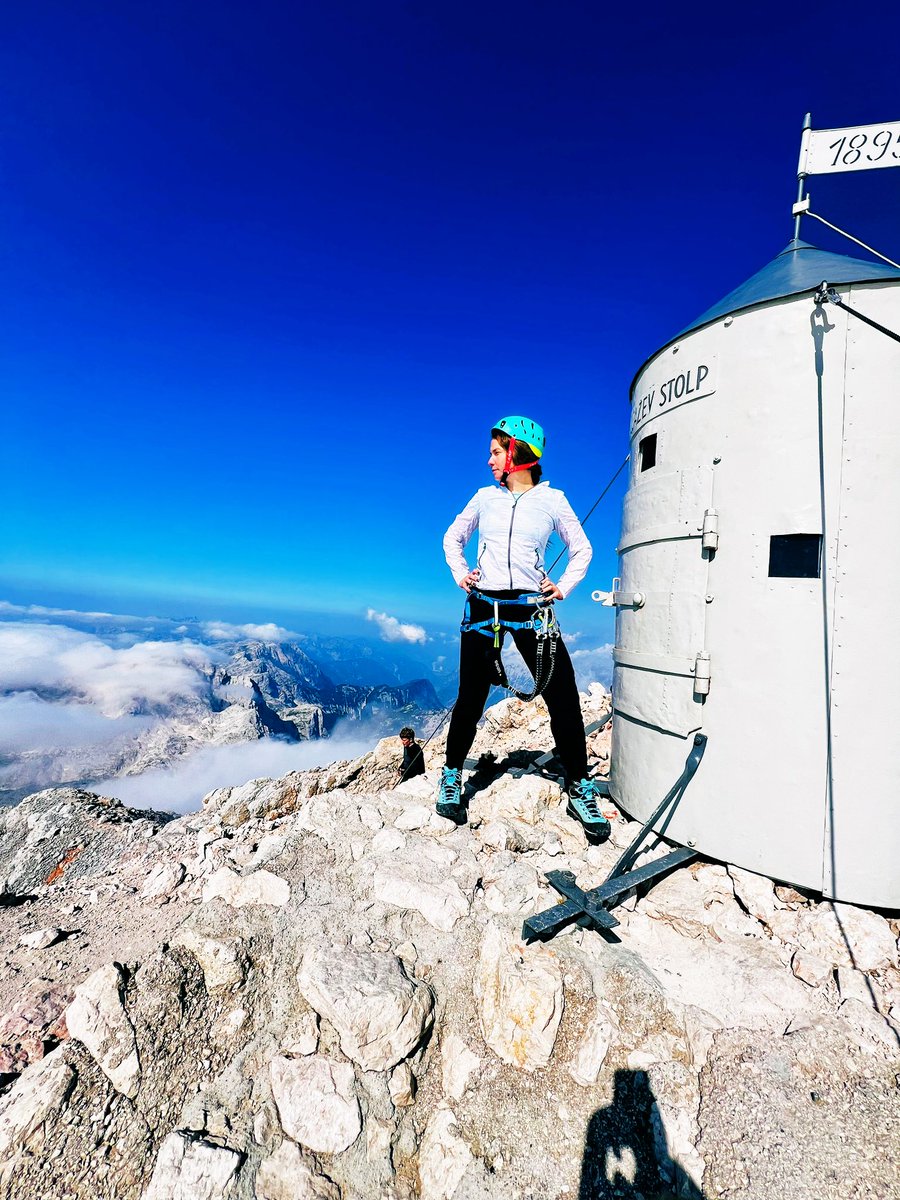 Oj, Triglav moj dom, kako si krasan, kako me izvabljaš iz nizkih ravan.  ⛰️🧗‍♀️