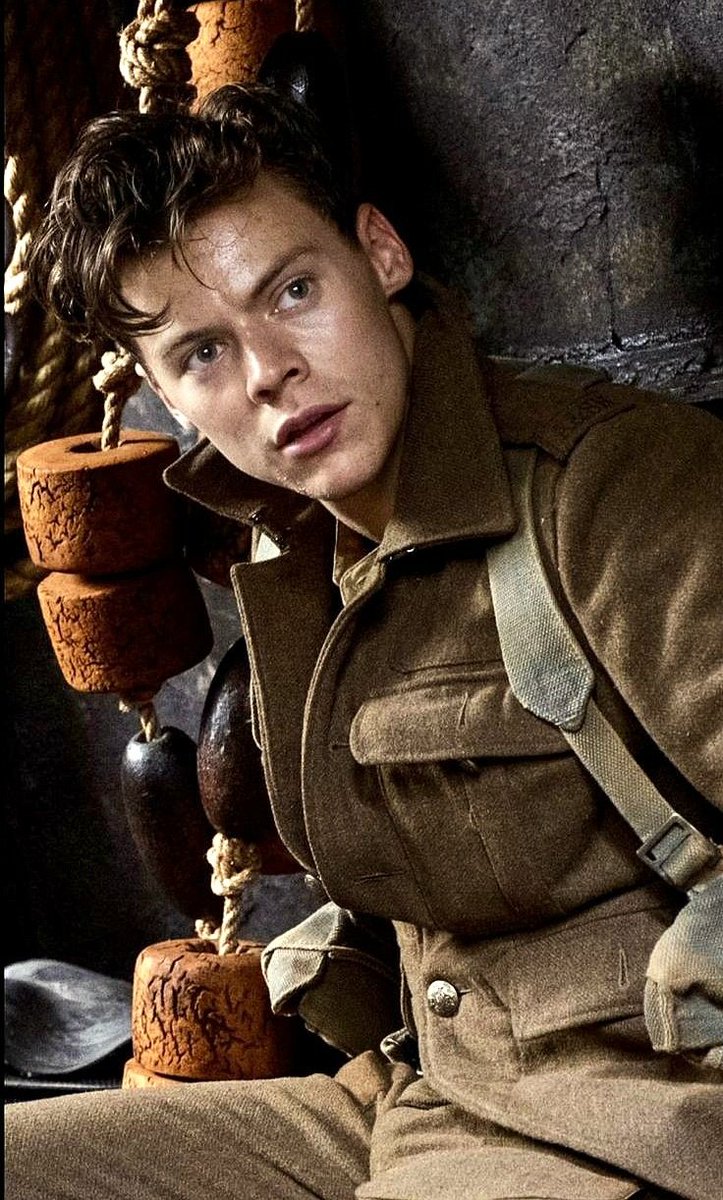 harrydailyposts's tweet photo. harry styles in "dunkirk" turning 7 years  today. https://t.co/7fPjqcuPeq
