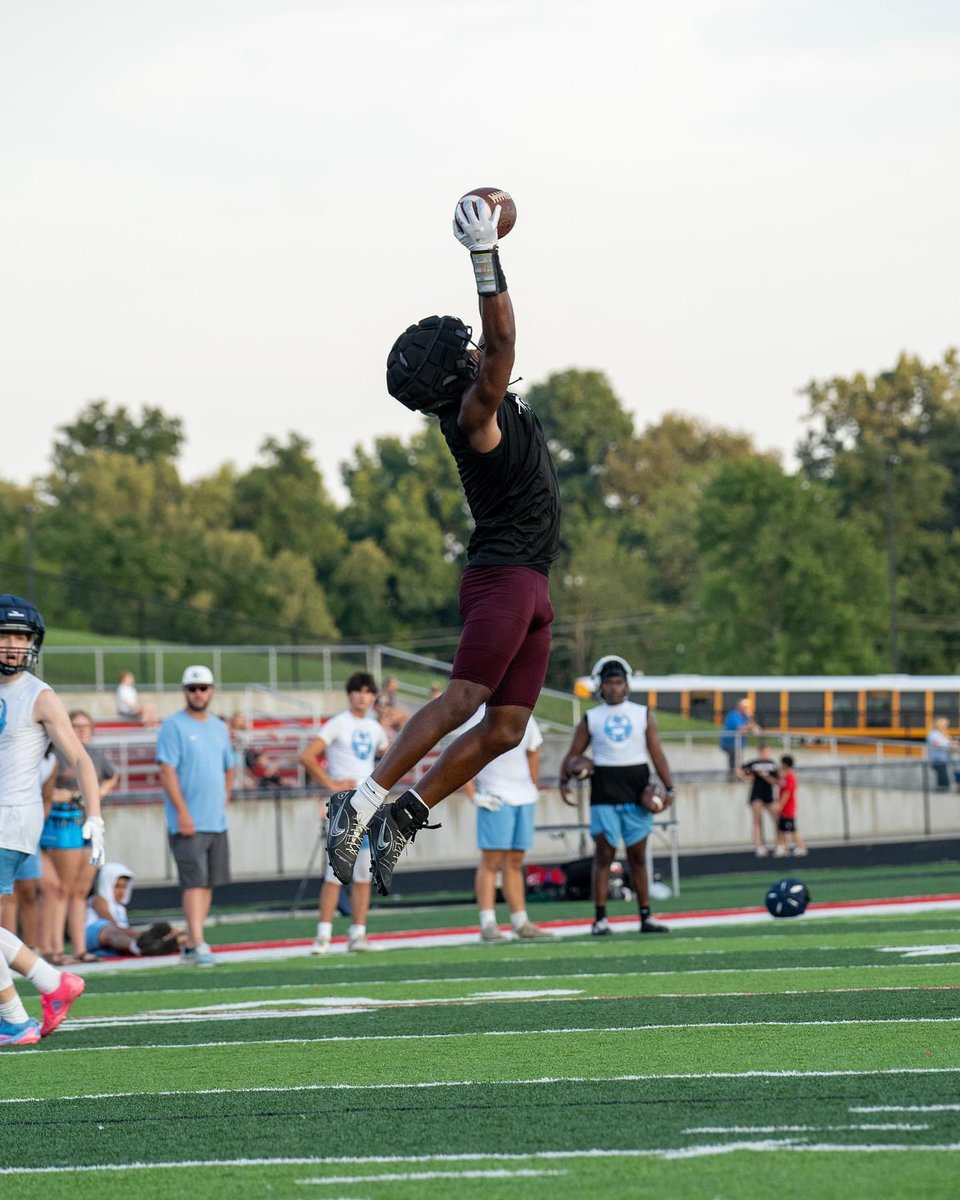 Sports Connect Media (@sportsconnectky) on Twitter photo We hosted KY’s #1 rated RB in the class of 2026, Madisonville N. Hopkins Markezz Hightower (<a href="/markezz_25/">Markezz hightower</a>) at Friday’s 7on7 — GO UP & GET IT, Kid! Looking forward to covering the Maroons this season. (Photo credits to SC Media’s Cody Mills <a href="/ServantCody/">Cody Mills ☮️</a>) We hosted KY’s #1 rated RB in the class of 2026, Madisonville N. Hopkins Markezz Hightower (<a href="/markezz_25/">Markezz hightower</a>) at Friday’s 7on7 — GO UP & GET IT, Kid! Looking forward to covering the Maroons this season. (Photo credits to SC Media’s Cody Mills <a href="/ServantCody/">Cody Mills ☮️</a>)