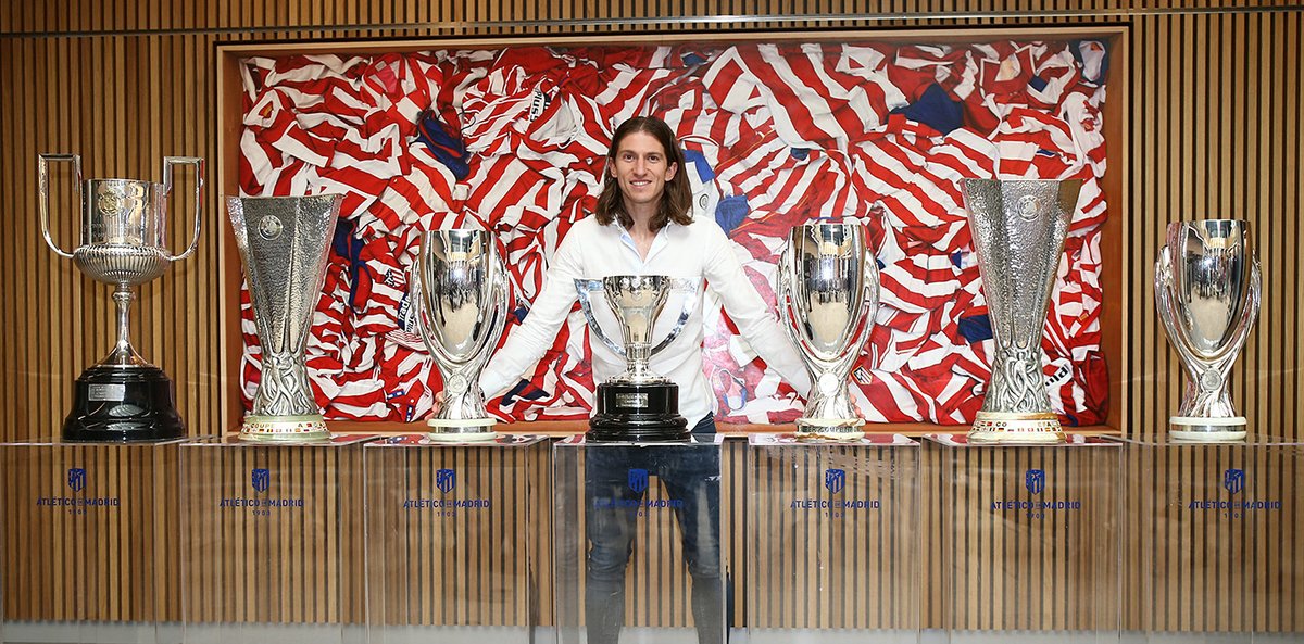 Atlético de Madrid (@atleti) on Twitter photo 🥹 Tal día como hoy, hace cinco años, nuestra leyenda <a href="/filipeluis/">Filipe Luis</a> puso fin a una trayectoria de ocho temporadas como rojiblanco. ¡Te queremos, Fili! ❤🤍 🥹 Tal día como hoy, hace cinco años, nuestra leyenda <a href="/filipeluis/">Filipe Luis</a> puso fin a una trayectoria de ocho temporadas como rojiblanco. ¡Te queremos, Fili! ❤🤍